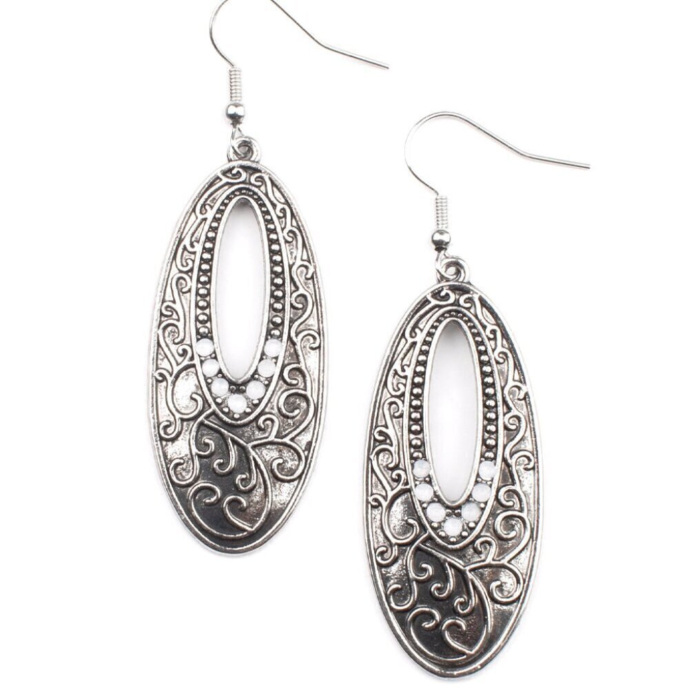 NWT Fairytale Flora White Earrings #2017